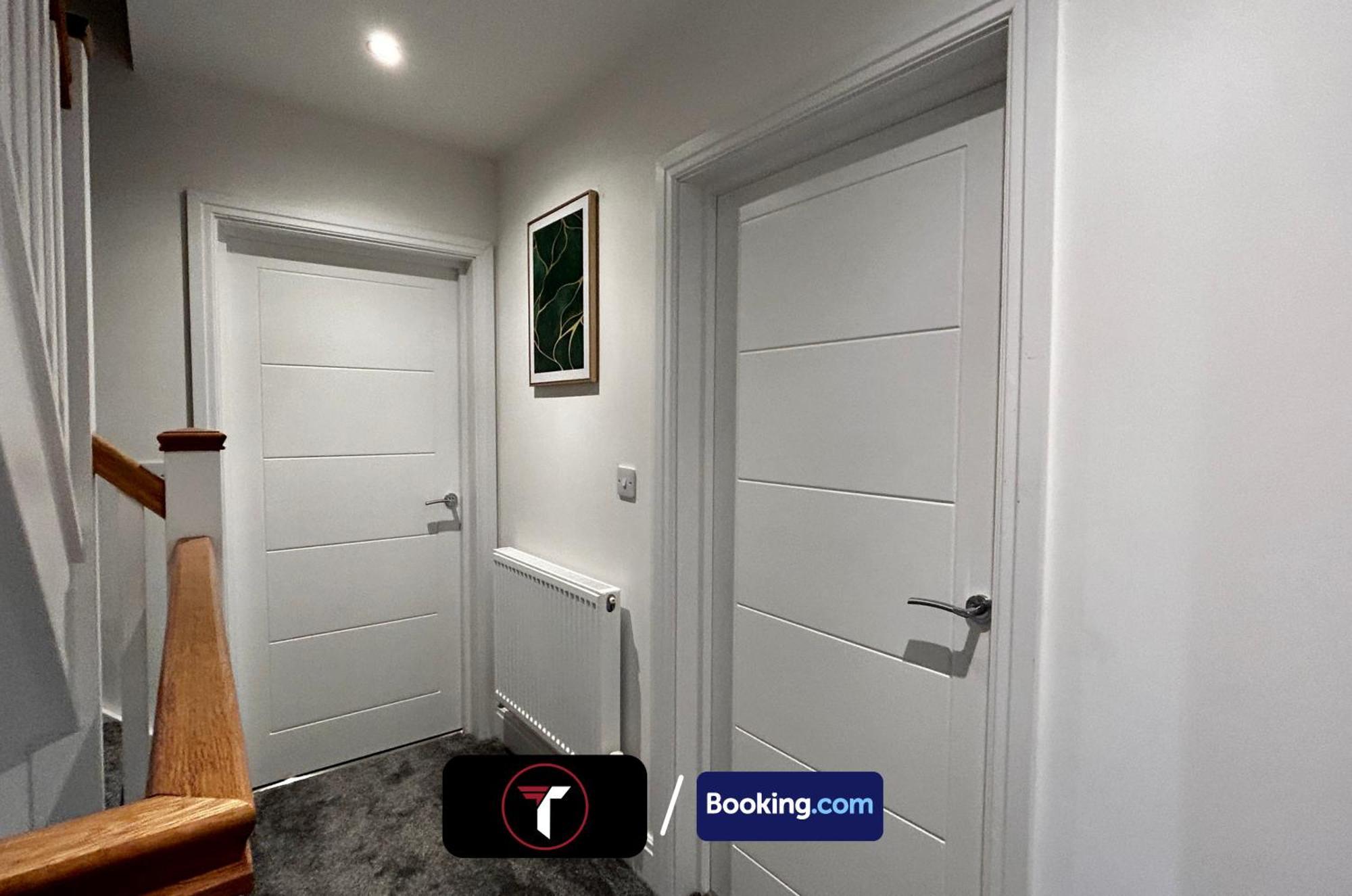 Spacious 4 Bedroom By Tara Stays Short Lets & Serviced Accommodation Aldershot With Free Wifi & Garden Extérieur photo